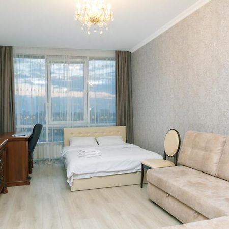 Apart Assistant On Smart Plaza Kiev Esterno foto