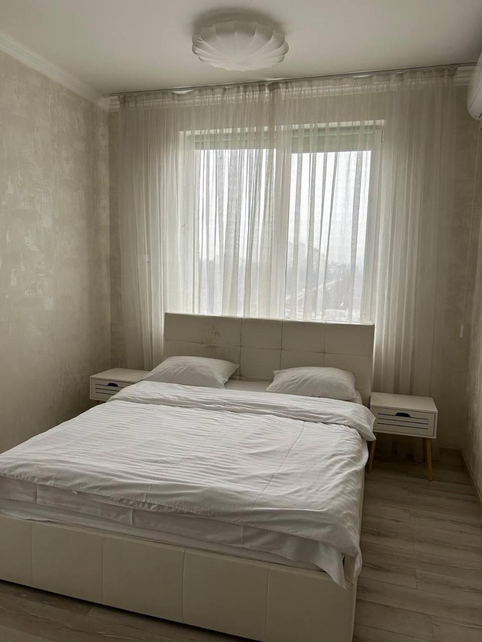 Apart Assistant On Smart Plaza Kiev Esterno foto
