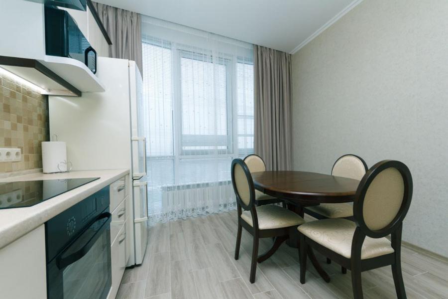 Apart Assistant On Smart Plaza Kiev Esterno foto
